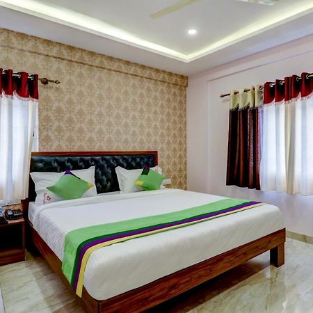 Treebo Three Street Inn Bangalore Bagian luar foto