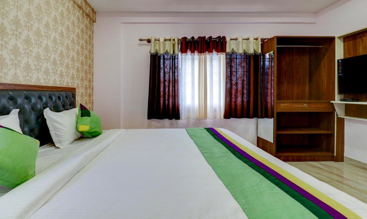 Treebo Three Street Inn Bangalore Bagian luar foto