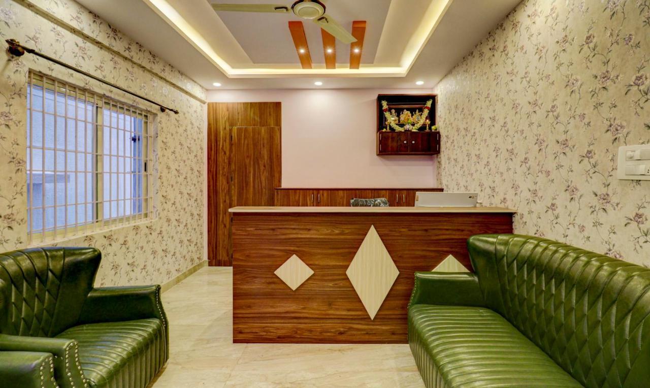 Treebo Three Street Inn Bangalore Bagian luar foto